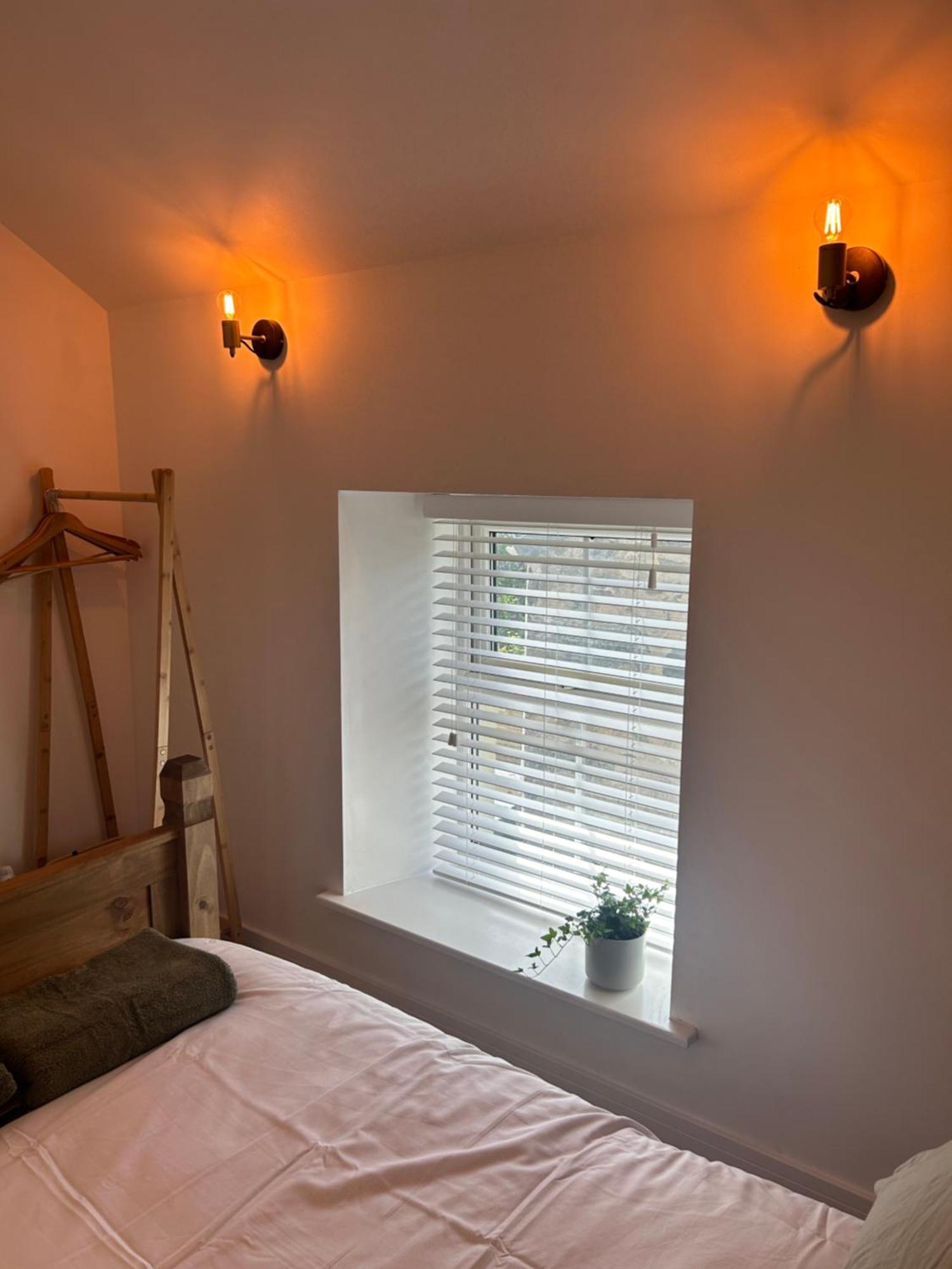Cosy Modern Miners Cottage Llanllechid Esterno foto