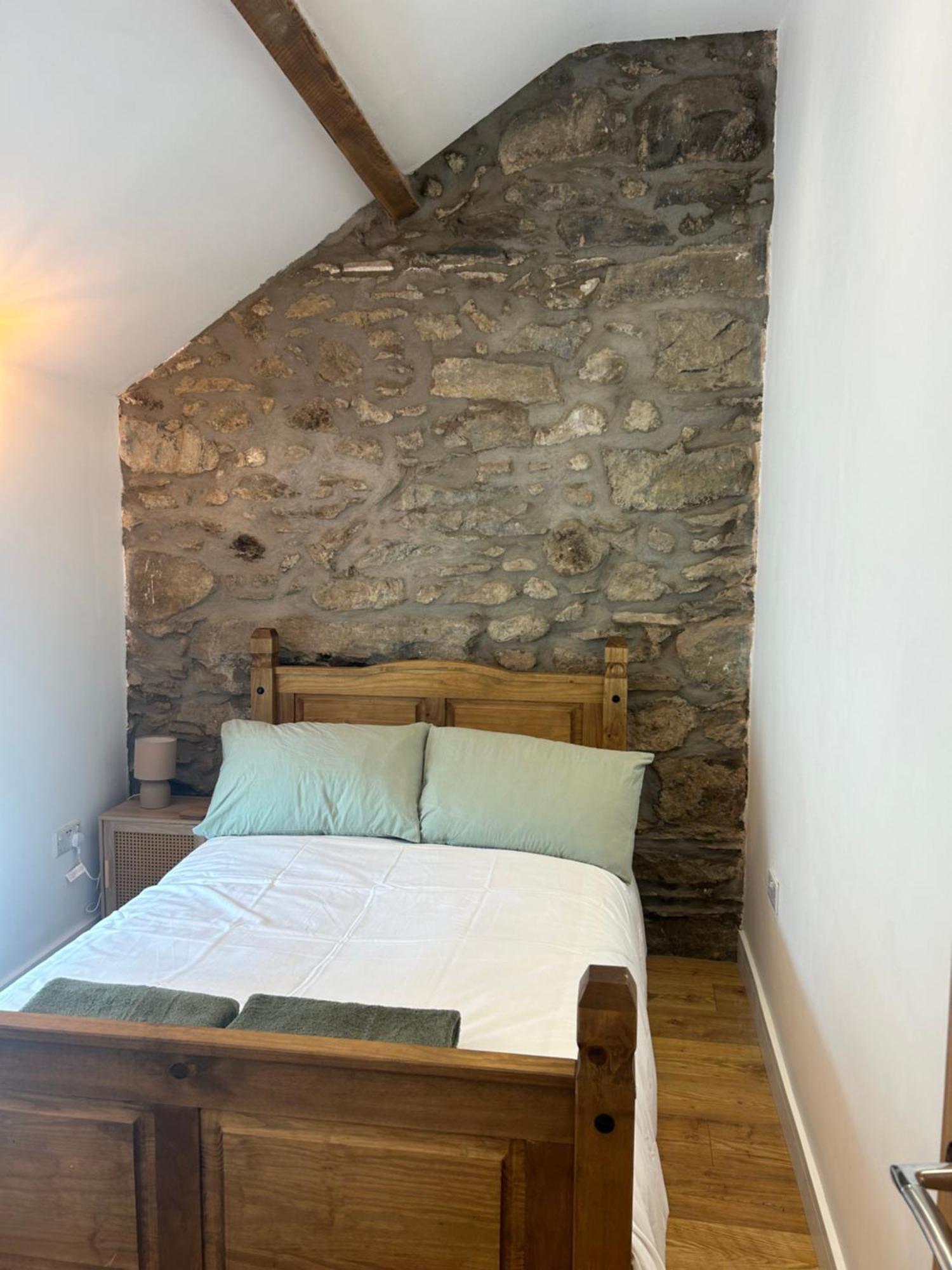 Cosy Modern Miners Cottage Llanllechid Esterno foto