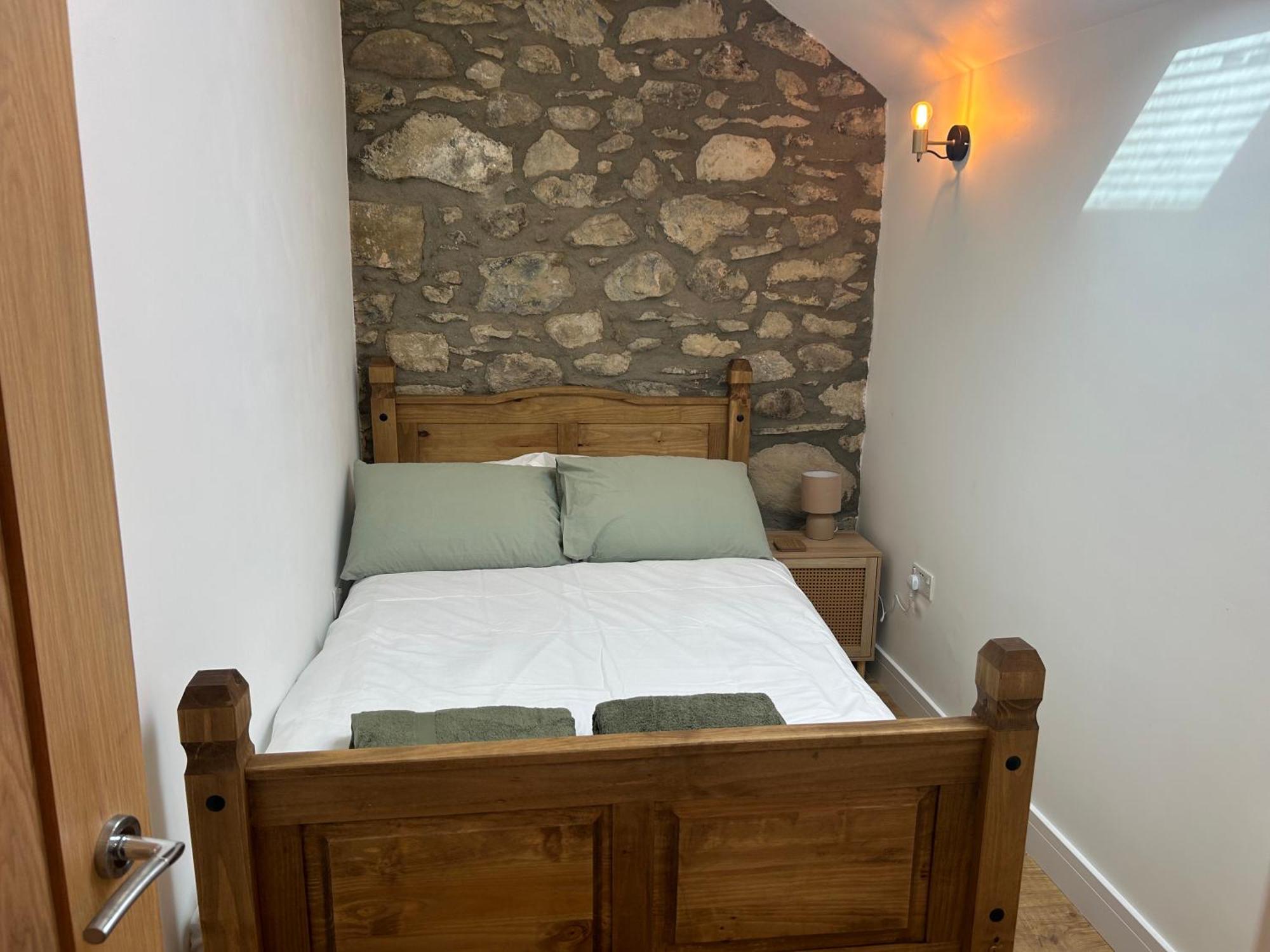 Cosy Modern Miners Cottage Llanllechid Esterno foto